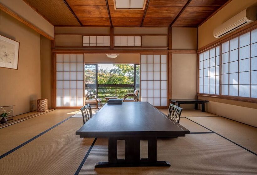 غرفة قياسية رباعية, Jinya Ryokan
