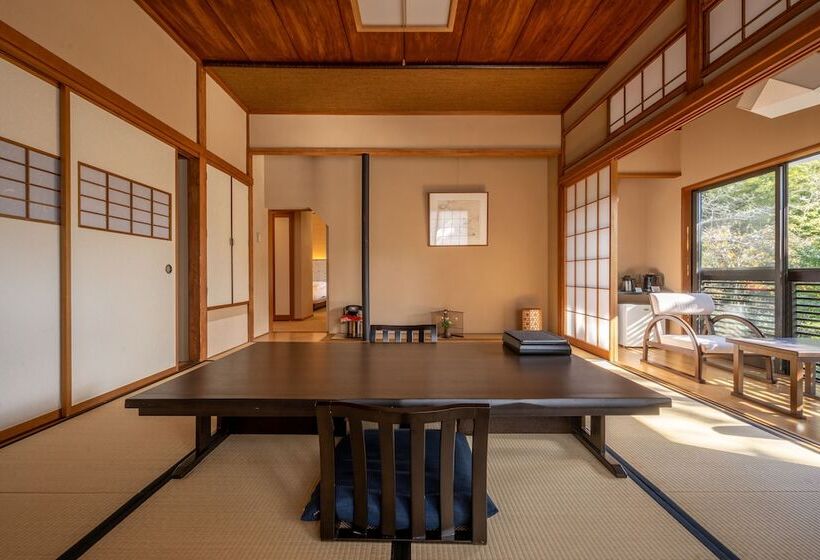 غرفة قياسية رباعية, Jinya Ryokan