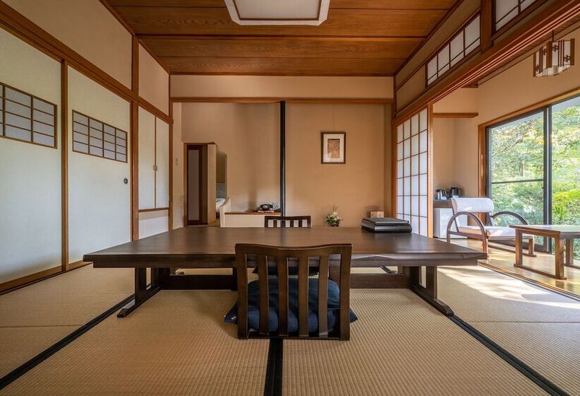 غرفة قياسية رباعية, Jinya Ryokan
