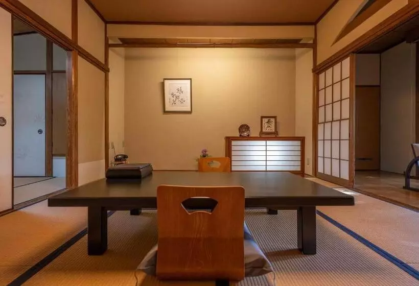 Perhehuone Puutarhanäkymä, Jinya Ryokan