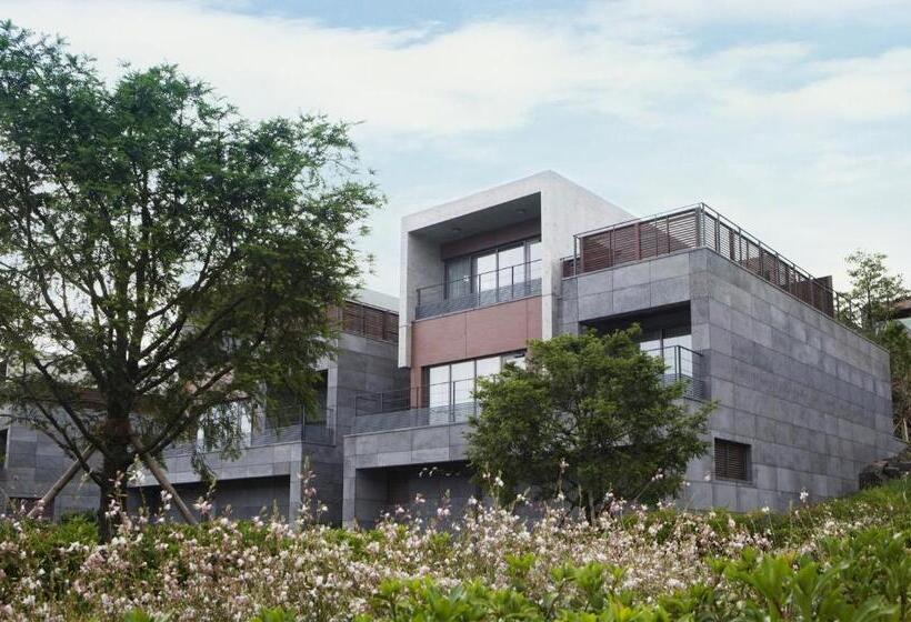 Апартаменты 3 Спальни, Lotte Resort Jeju Artvillas