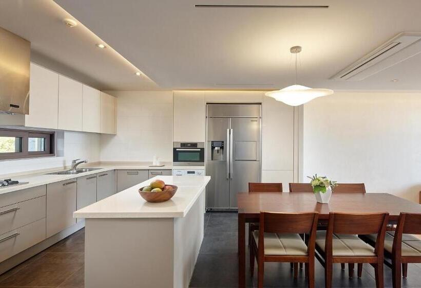 Апартаменты 3 Спальни, Lotte Resort Jeju Artvillas