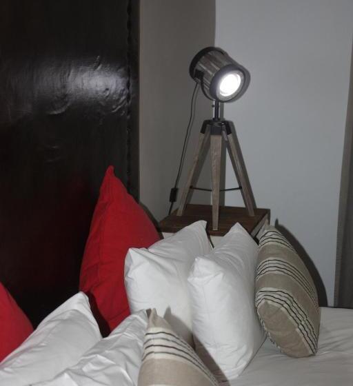 اتاق لوکس, Bush Pillow Guest House