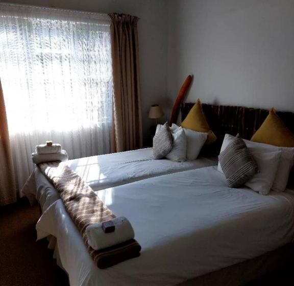 اتاق لوکس خانوادگی, Bush Pillow Guest House