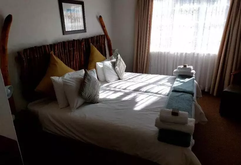 اتاق لوکس خانوادگی, Bush Pillow Guest House