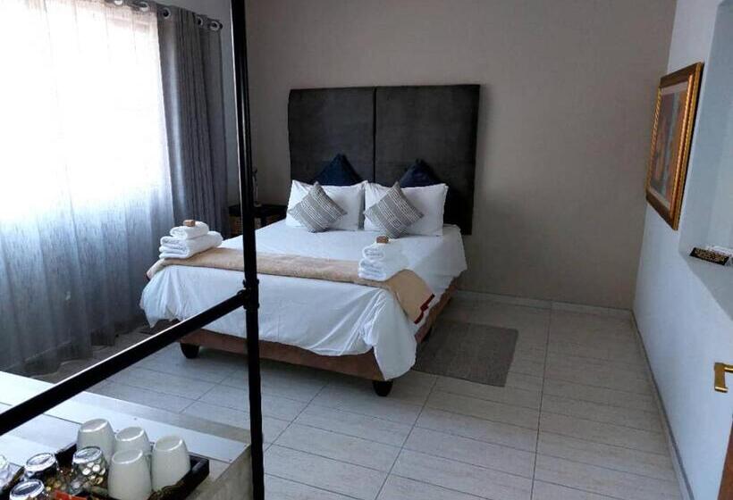 اتاق لوکس خانوادگی, Bush Pillow Guest House