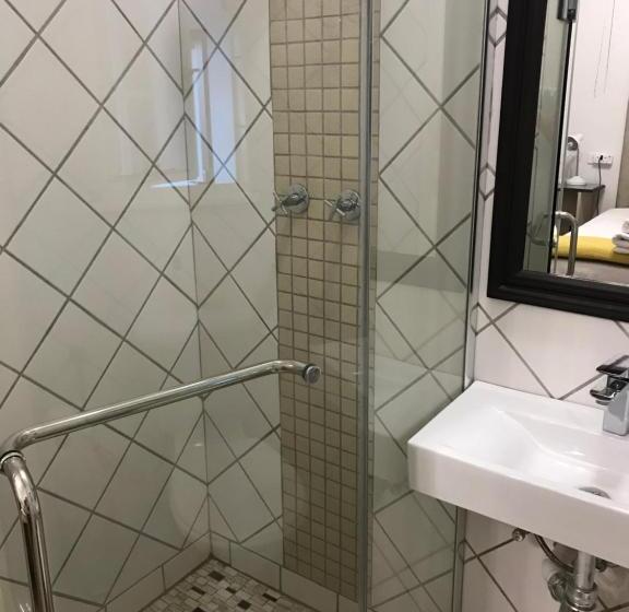 اتاق استاندارد یک نفره, Bush Pillow Guest House