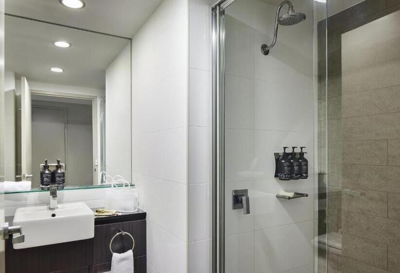 شقة غرفة واحدة, Punthill Norwest