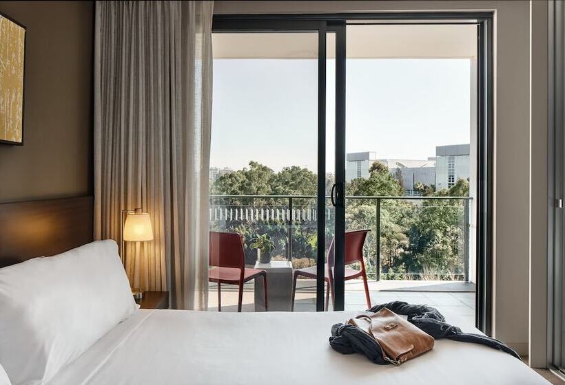 شقة غرفتين, Punthill Norwest