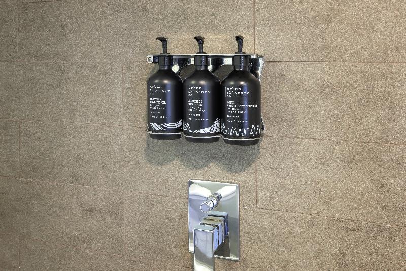 شقة غرفة واحدة, Punthill Norwest