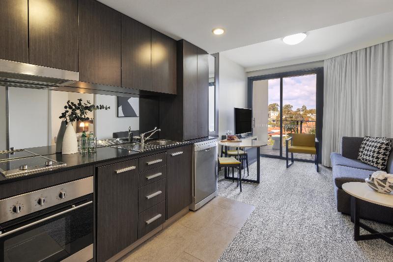 شقة غرفة واحدة, Punthill Norwest