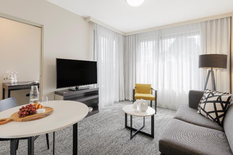 شقة غرفتين, Punthill Norwest