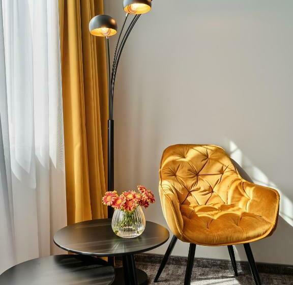 غرفة قياسية, 1891 Garni