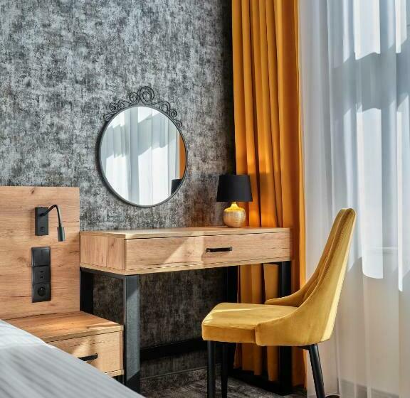 غرفة قياسية, 1891 Garni