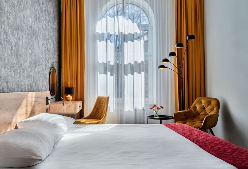 غرفة قياسية, 1891 Garni