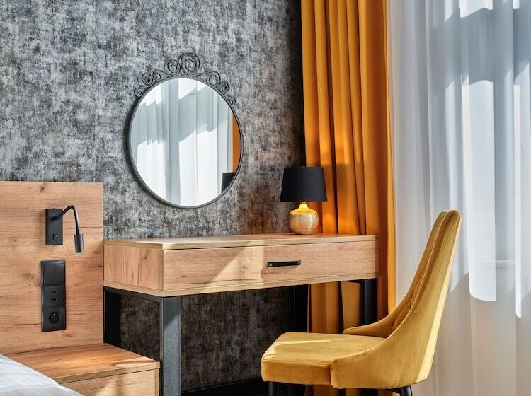 غرفة قياسية, 1891 Garni