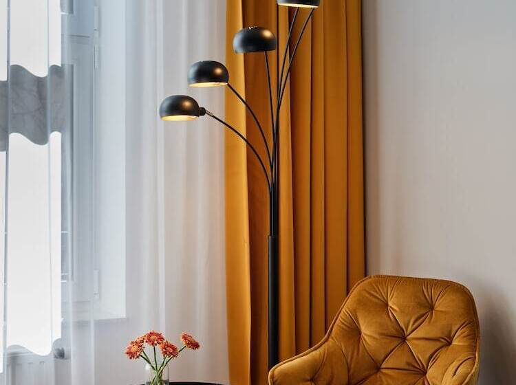 غرفة قياسية, 1891 Garni