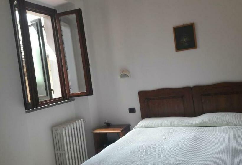 חדר סטנדרט, Acquacheta Valtancoli