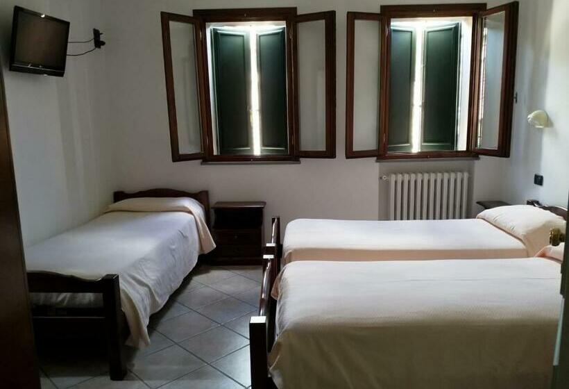 חדר סטנדרט לשלושה, Acquacheta Valtancoli