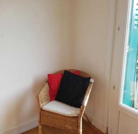 חדר סטנדרט יחיד, Ndp Family