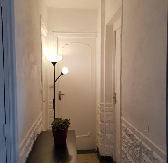 חדר סטנדרט יחיד, Ndp Family