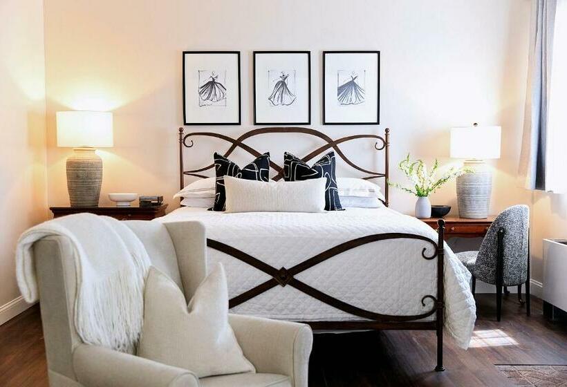 스탠다드 룸 킹사이즈 침대, Inn Of Chagrin