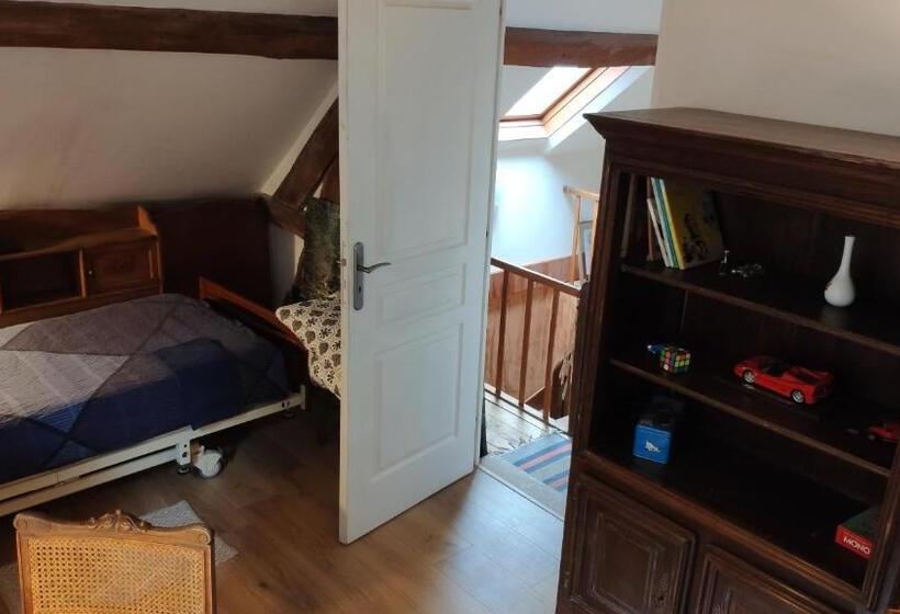 Номер Стандарт Совместная Ванная, Chambre Calme Et Accueillante, Parking Gratuit, Navette Gare Ou Aéroport