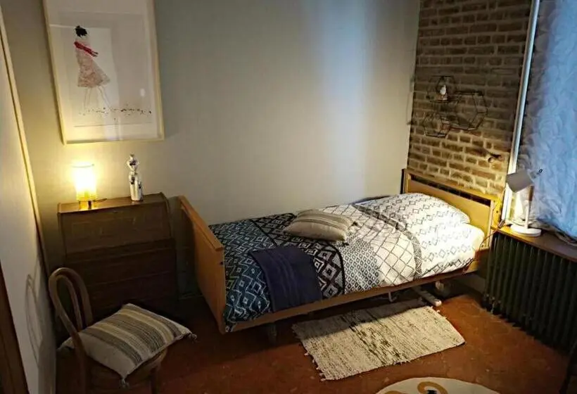 Standard Yhden Hengen Huone, Chambre Calme Et Accueillante, Parking Gratuit, Navette Gare Ou Aéroport