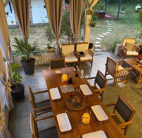 غرفة قياسية مع حمام خارجي, Les Eygletières