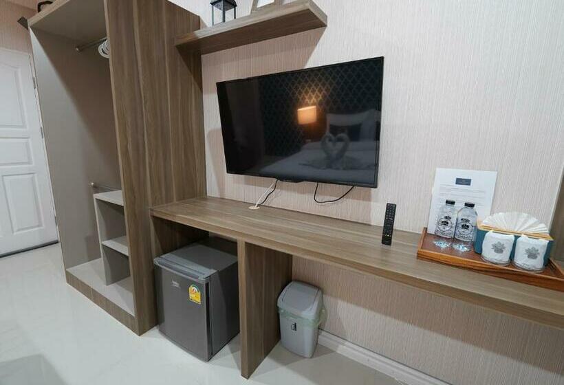 スタンダードスタジオ, Roomquest Rojana Industrial Estate Area