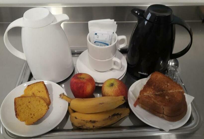 スイート, Motel Exótic