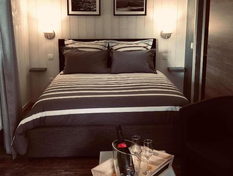 Standard room with outdoor bath, Chambres D Hôtes Le Chalet