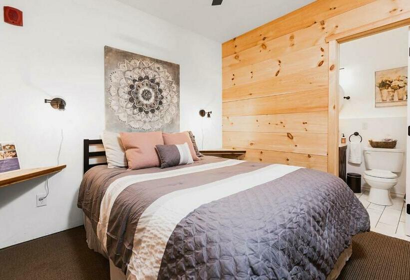 ガーデンビュースタンダードルーム, Zion Springs