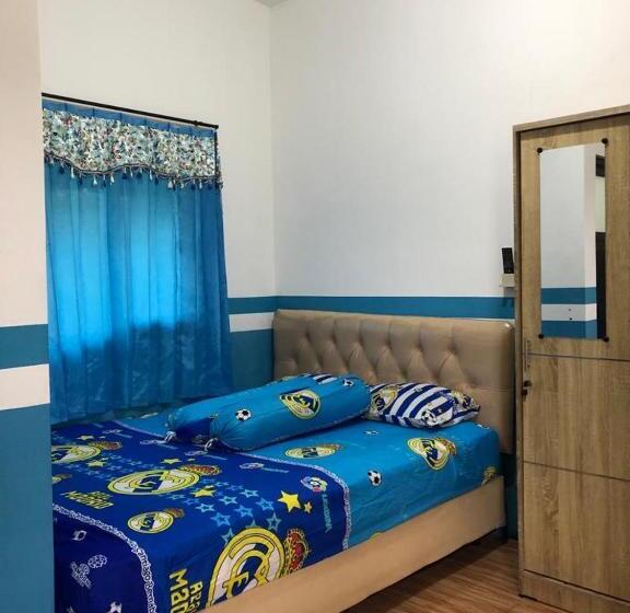 חדר משפחתי דלוקס, Penginapan Banyu Biruku