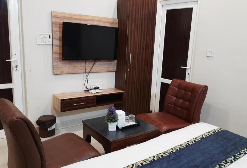 اتاق عادی, Ventures Inn