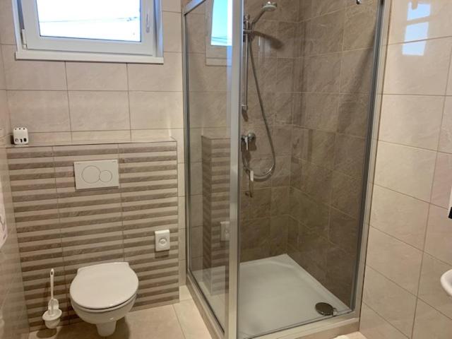 标准三人间, Penzion Moto