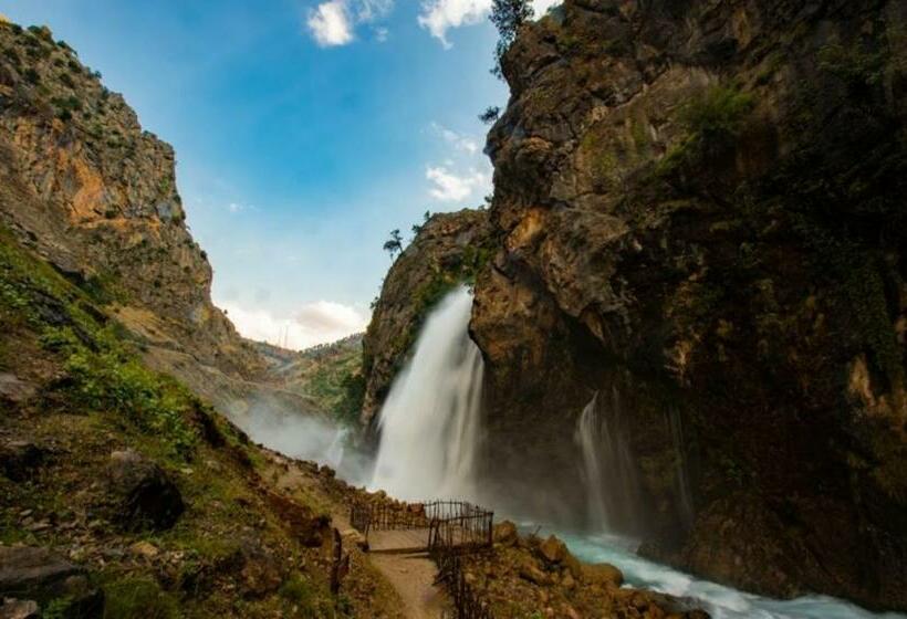 Бунгало Стандарт Вид на Сад, Kapuzbaşı şelalesi Baştürk Dinlenme Tesisleri