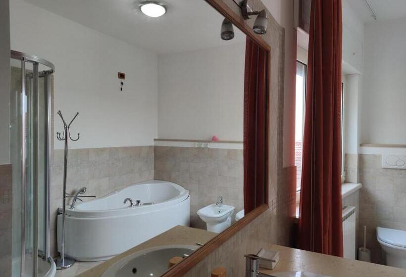 חדר סטנדרט עם מיטת קינג, Residenza Angioina