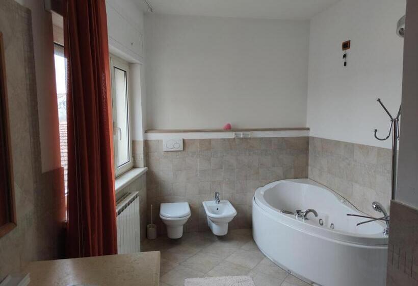 חדר סטנדרט עם מיטת קינג, Residenza Angioina