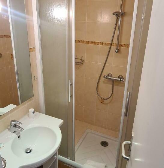 חדר סטנדרט לארבעה, Le Val Du Cantal