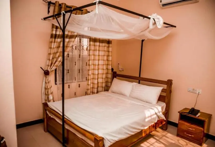 اتاق خانوادگی, Randa Cottages Moshi