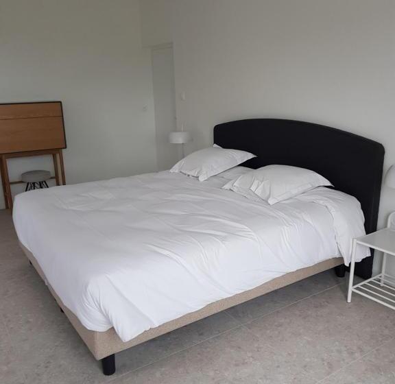 スタンダードトリプルルーム, La Mollerie