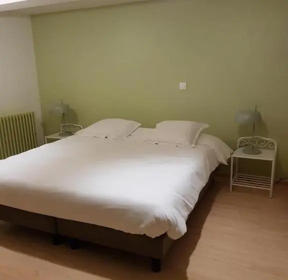 スタンダード4人部屋, La Mollerie