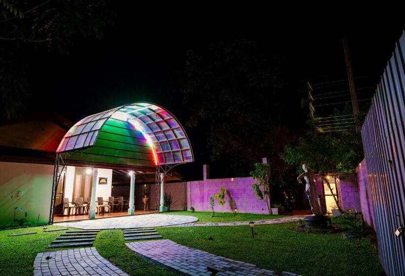 スタンダードトリプルルーム, Savenndra