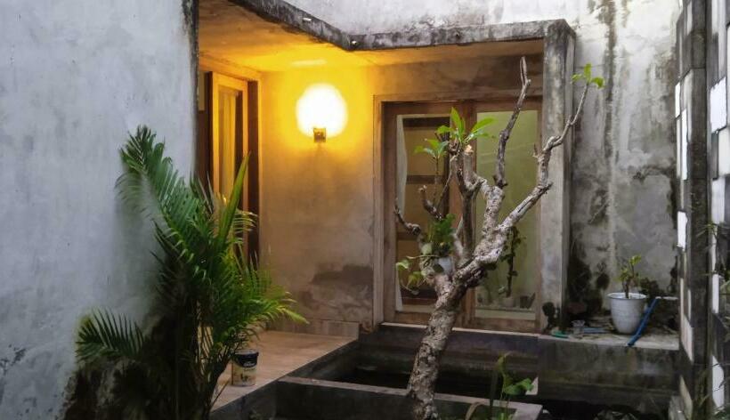 ファミリールーム, Suburdi Guest House