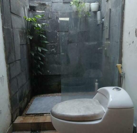 ファミリールーム, Suburdi Guest House