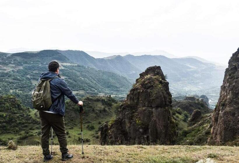 スタンダード4人部屋, Tsatʼer Guest House