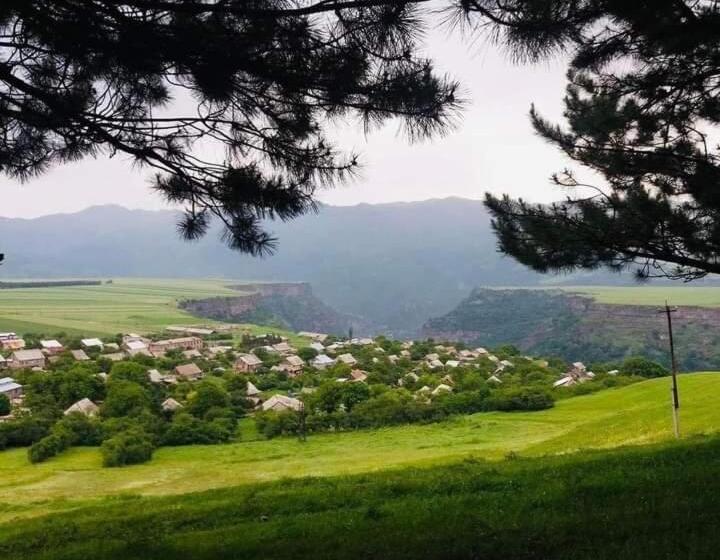 スタンダード4人部屋, Tsatʼer Guest House