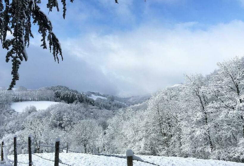 Семейный Номер, Le Clos Des Lucioles