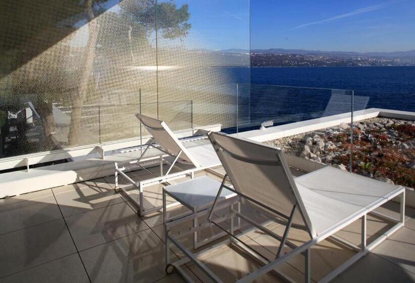 חדר דלוקס נוף לים, Bevanda Hotel & Restaurant   Unique Adriatic